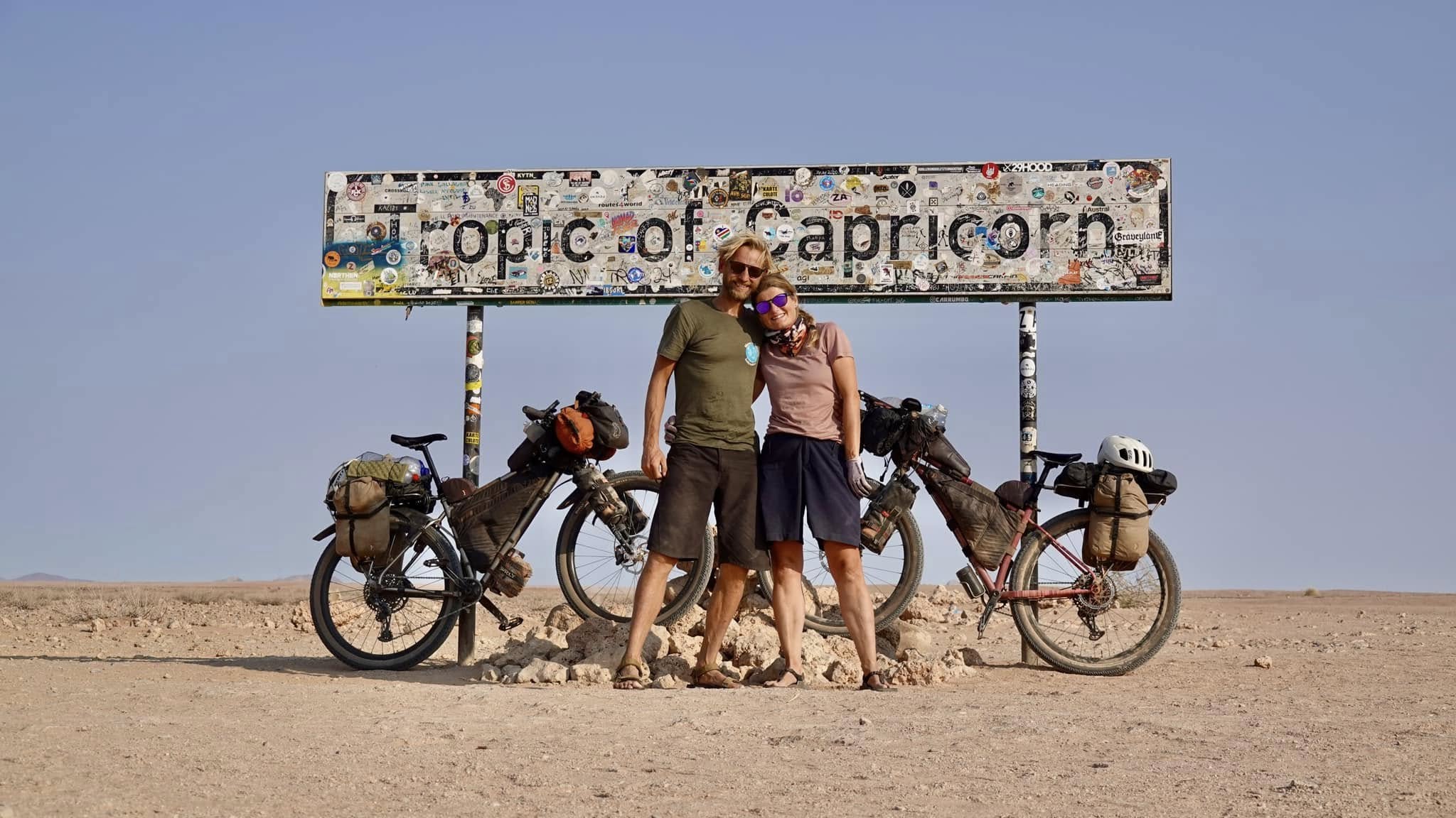 Jellings Grønne Festuge: På Æventyr fra Nordkap til Kap Det Gode Håb. 30.000 km med 2 mandstelt og på 2 hjul