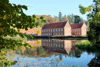 Jellingegnens Seniorklub: Heldagsbustur "Mellem Vejle og Horsens fjorde"